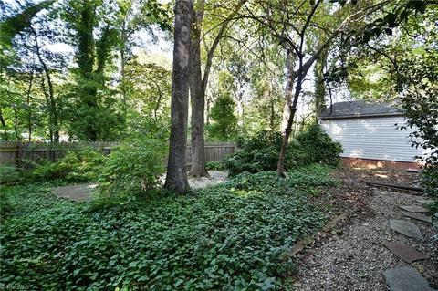 1212 Strathmore Cir Winston Salem Nc 27104 Mls 954574 Movoto Com