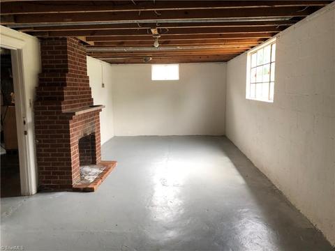 568 Pine St, Mount Airy, NC 27030 photo 23