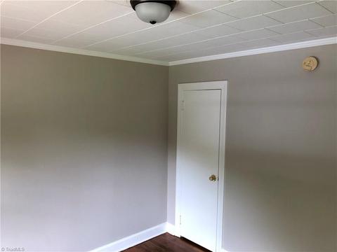 568 Pine St, Mount Airy, NC 27030 photo 9