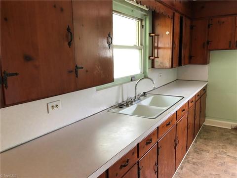 568 Pine St, Mount Airy, NC 27030 photo 21