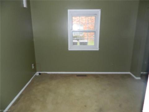 1412 Grantham Dr, High Point, NC 27265 photo 6