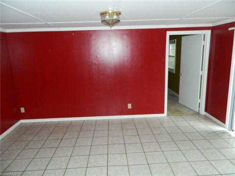 1412 Grantham Dr, High Point, NC 27265 photo 17