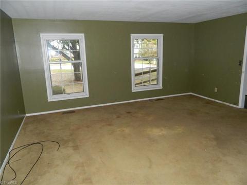 1412 Grantham Dr, High Point, NC 27265 photo 7