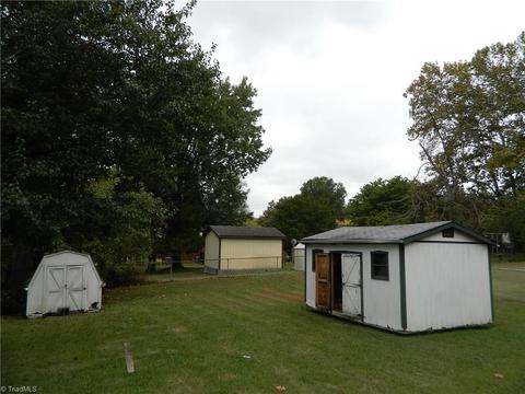 1412 Grantham Dr, High Point, NC 27265 photo 18