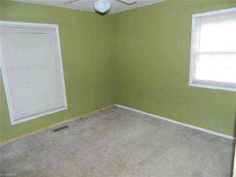 1412 Grantham Dr, High Point, NC 27265 photo 11