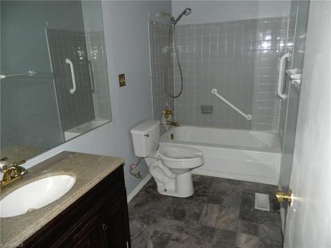 1412 Grantham Dr, High Point, NC 27265 photo 9