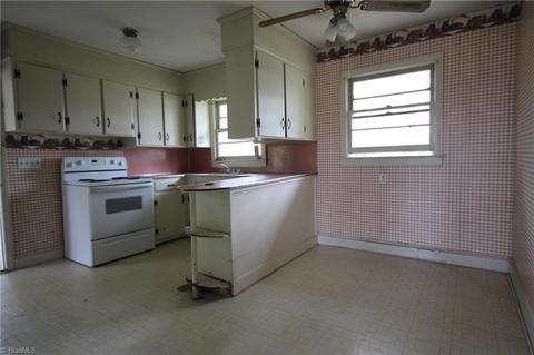 1044 High Bridge Rd, Pinnacle, NC 27043 photo 5