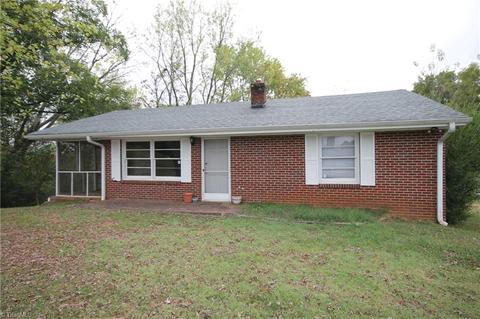 1044 High Bridge Rd, Pinnacle, NC 27043 photo 1