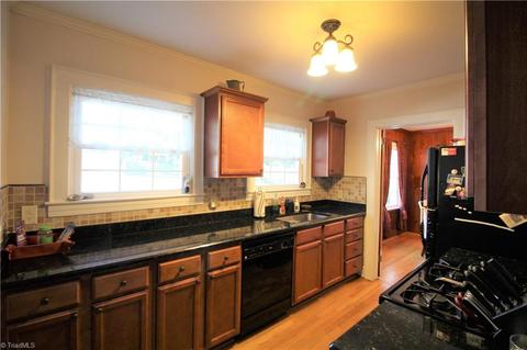 714 Brookside Dr, High Point, NC 27262 photo 9