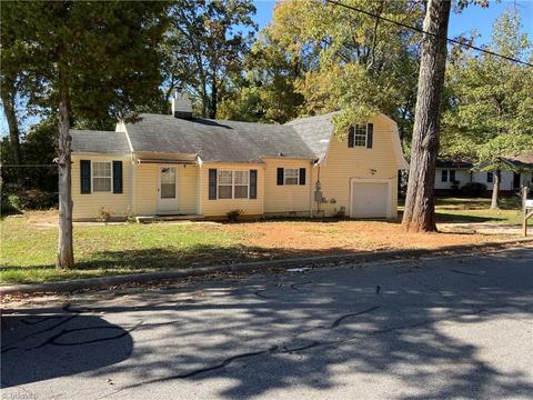 2204 Edgewood Dr, High Point, NC 27262 photo 1