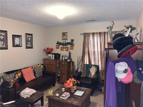 1392 Bailey Cir, High Point, NC 27262 photo 3