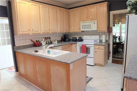 1236 Gatehouse Rd, High Point, NC 27262 photo 5