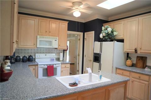 1236 Gatehouse Rd, High Point, NC 27262 photo 6