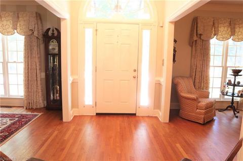 1236 Gatehouse Rd, High Point, NC 27262 photo 2