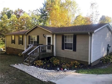 1061 Acorn Dr, Purlear, NC 28665 photo 12