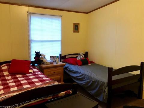 1061 Acorn Dr, Purlear, NC 28665 photo 10