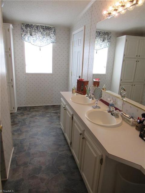 244 Precinct Rd, Pilot Mountain, NC 27041 photo 28