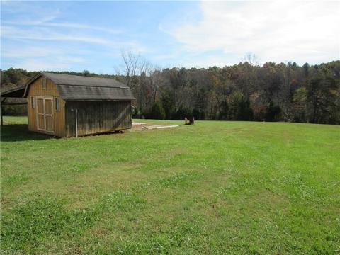244 Precinct Rd, Pilot Mountain, NC 27041 photo 13