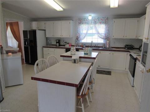 244 Precinct Rd, Pilot Mountain, NC 27041 photo 17