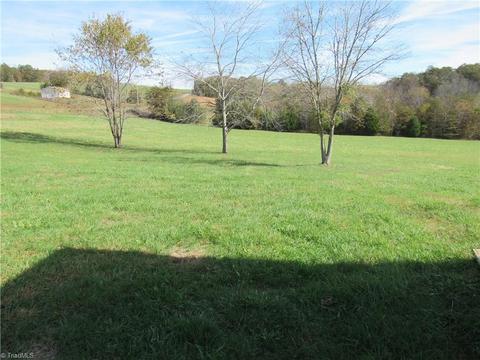 244 Precinct Rd, Pilot Mountain, NC 27041 photo 9