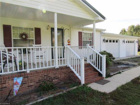 244 Precinct Rd, Pilot Mountain, NC 27041 photo 2