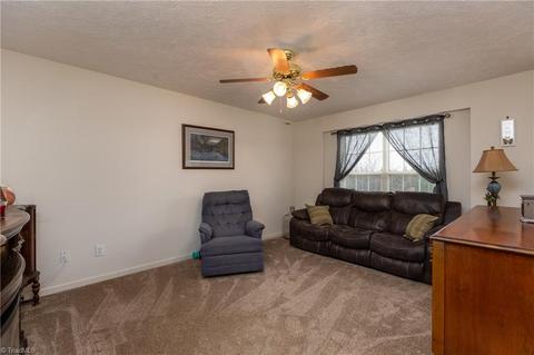 1130 Laurel Bluff Dr, King, NC 27021 photo 8
