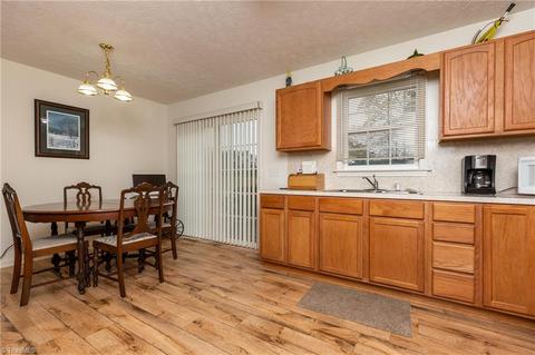 1130 Laurel Bluff Dr, King, NC 27021 photo 5