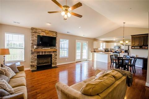107 Tranquility Ln, Harmony, NC 28634 photo 9