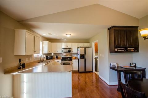 107 Tranquility Ln, Harmony, NC 28634 photo 6