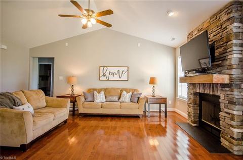 107 Tranquility Ln, Harmony, NC 28634 photo 4