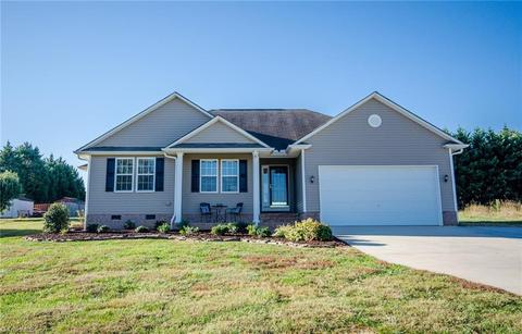 107 Tranquility Ln, Harmony, NC 28634 photo 1