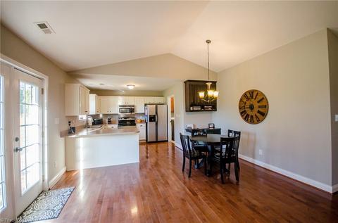 107 Tranquility Ln, Harmony, NC 28634 photo 5