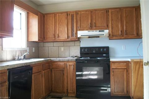 39 Lanning Dr, Denton, NC 27239 photo 7