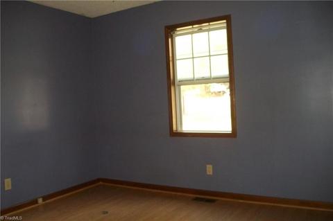 39 Lanning Dr, Denton, NC 27239 photo 9