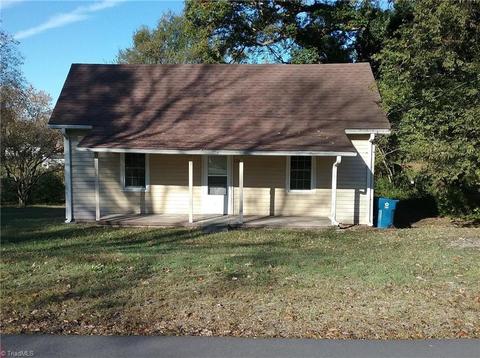 174 Duke St, Cooleemee, NC 27014 photo 2