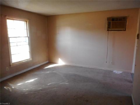 2725 Ingram Rd, High Point, NC 27263 photo 3