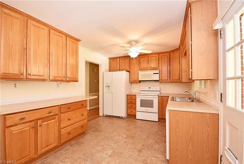 6050 Bobbybrook Dr, Clemmons, NC 27012 photo 7