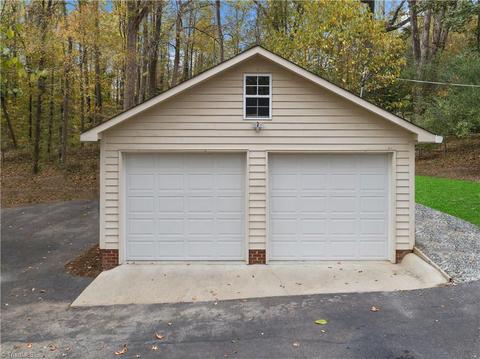 105 Shadow Valley Rd, High Point, NC 27262 photo 25