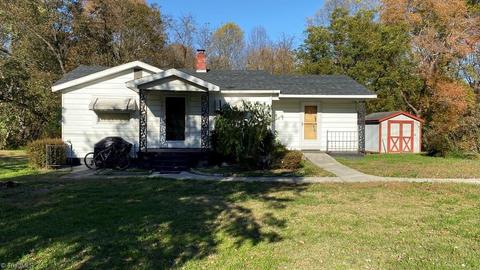 143 E 52 Byp, Pilot Mountain, NC 27041 photo 1