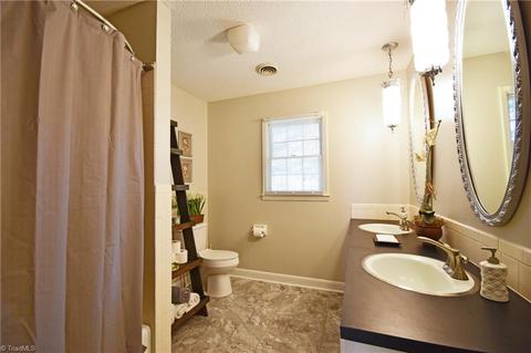 181 Friendly Ln, Pilot Mountain, NC 27041 photo 15