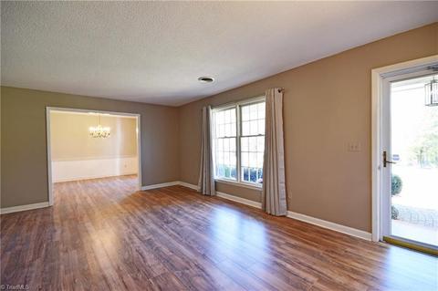 181 Friendly Ln, Pilot Mountain, NC 27041 photo 12