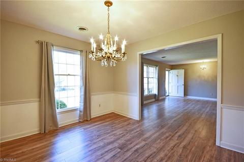 181 Friendly Ln, Pilot Mountain, NC 27041 photo 14