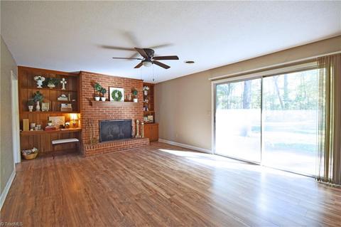 181 Friendly Ln, Pilot Mountain, NC 27041 photo 9
