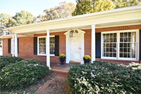 181 Friendly Ln, Pilot Mountain, NC 27041 photo 2