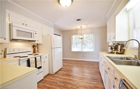 181 Friendly Ln, Pilot Mountain, NC 27041 photo 6