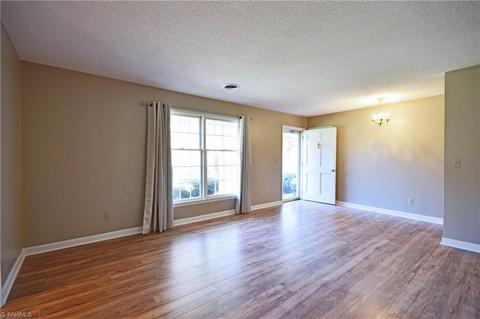 181 Friendly Ln, Pilot Mountain, NC 27041 photo 11