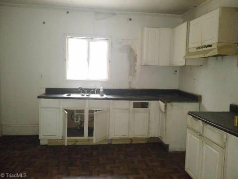 407 Vine St, High Point, NC 27262 photo 10