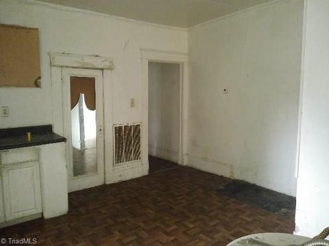 407 Vine St, High Point, NC 27262 photo 12