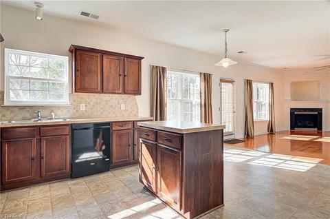 853 Hedgepath Ter, High Point, NC 27265 photo 14