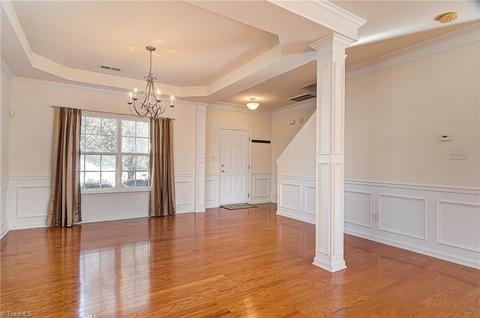 853 Hedgepath Ter, High Point, NC 27265 photo 4